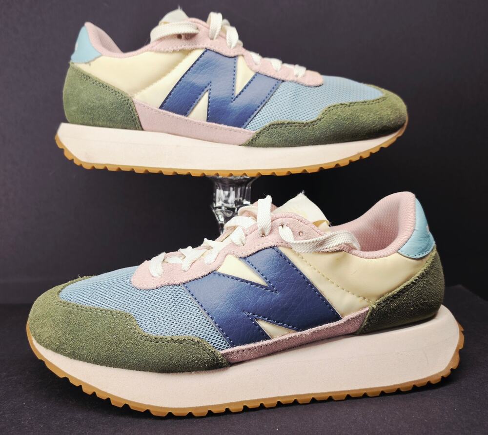 New Balance Women 8.5 Comfy footwear